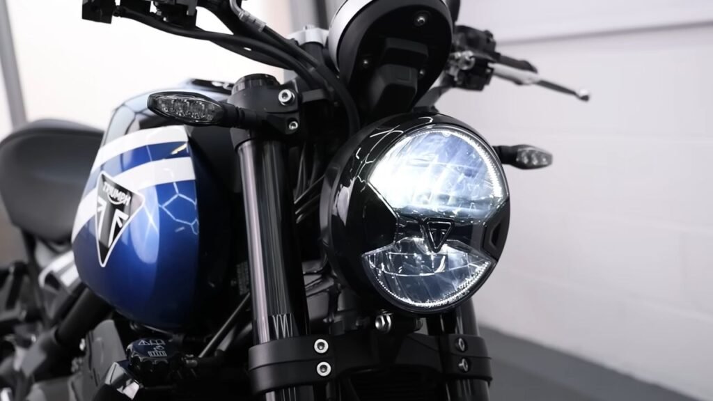 2025 Triumph Trident 660 Review